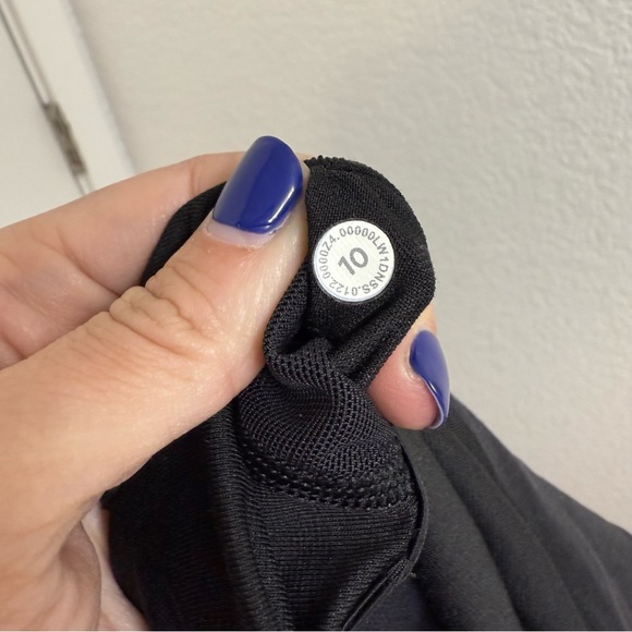 Lululemon Slim-Fit Above-Knee Dress Black Size 10 - Picture 5 of 5